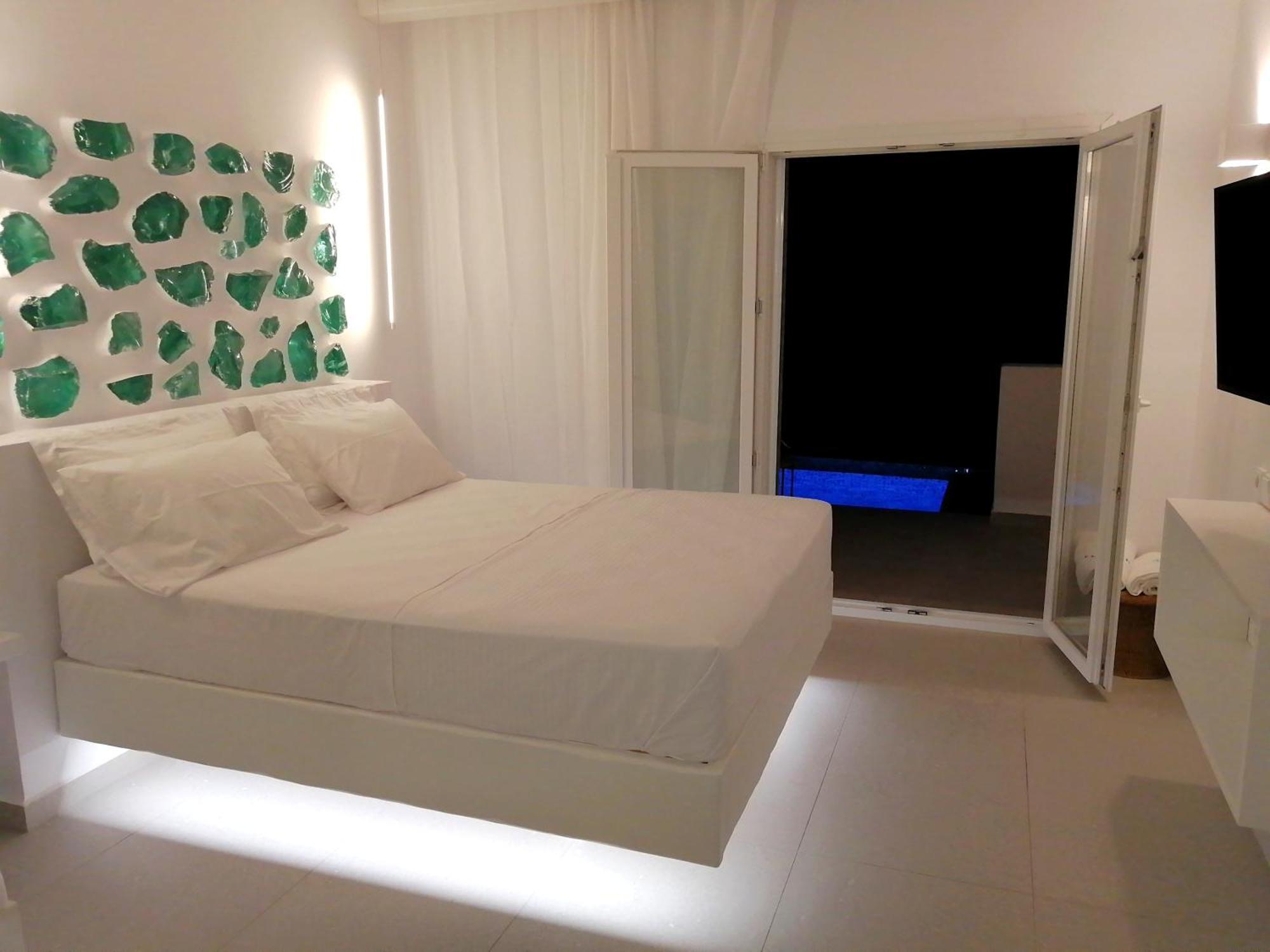Enilion Luxury Suites Kyra Panagia Exterior foto