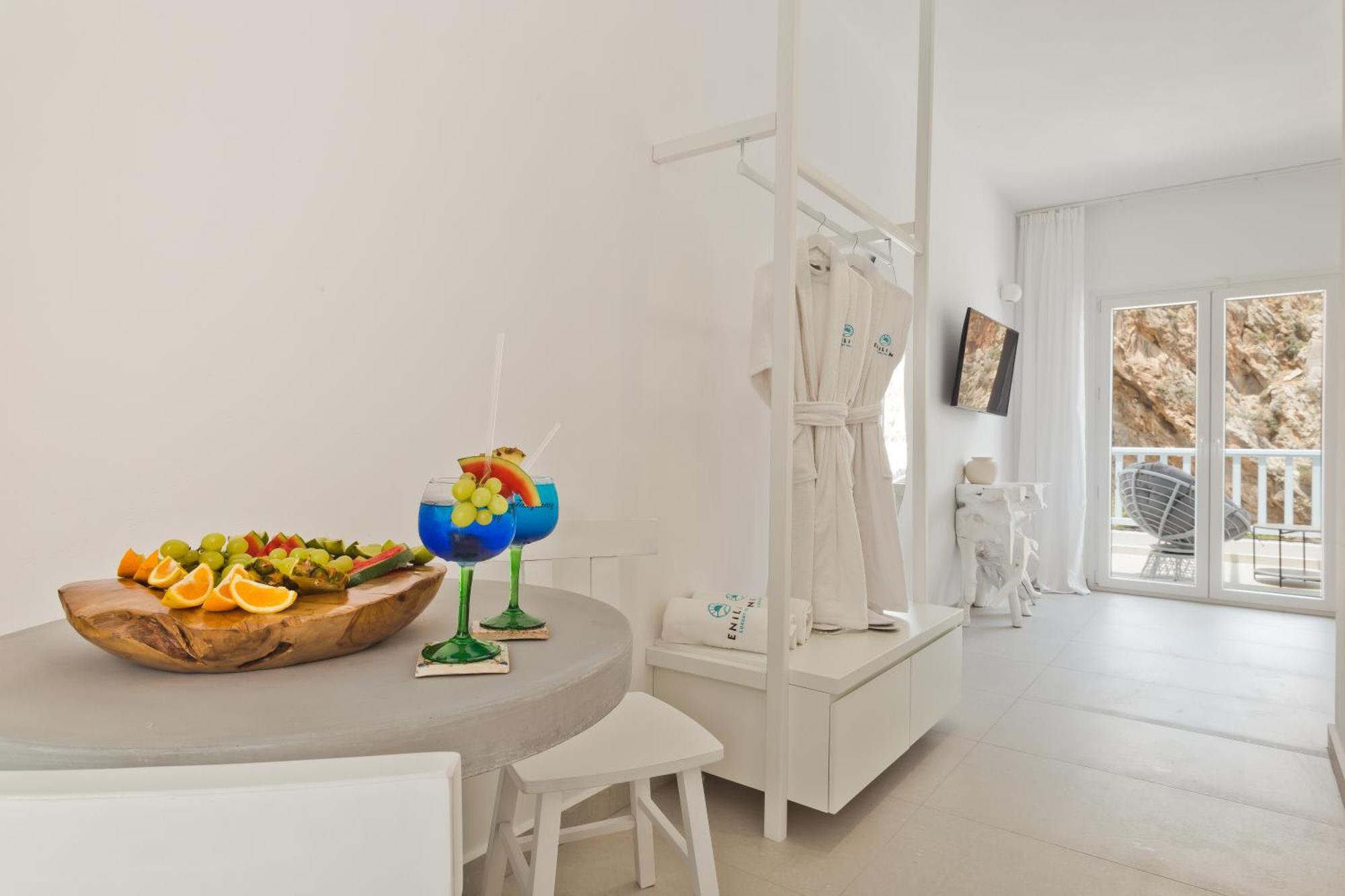 Enilion Luxury Suites Kyra Panagia Exterior foto