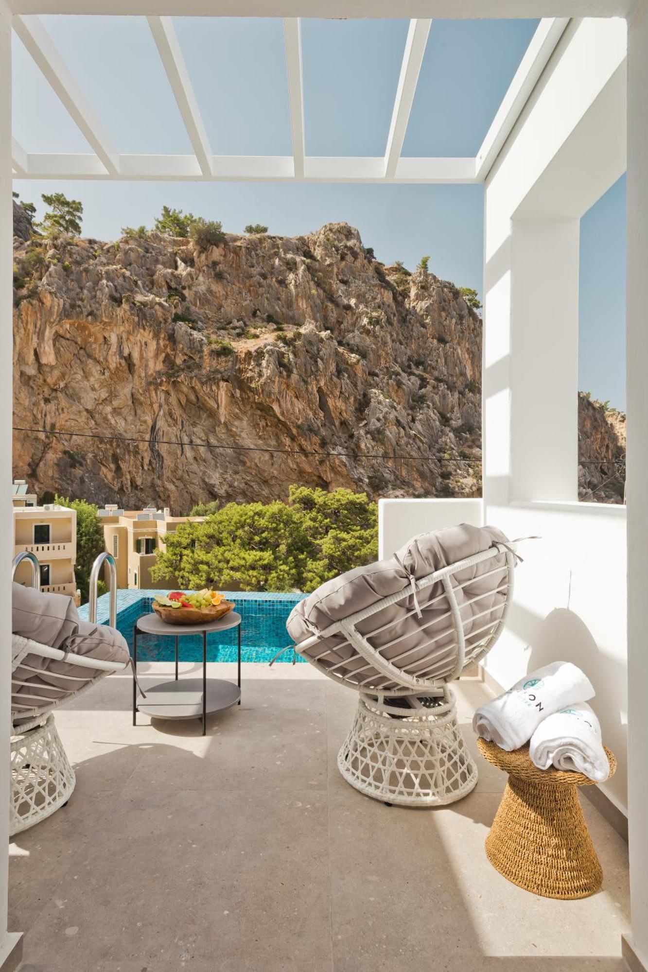 Enilion Luxury Suites Kyra Panagia Exterior foto