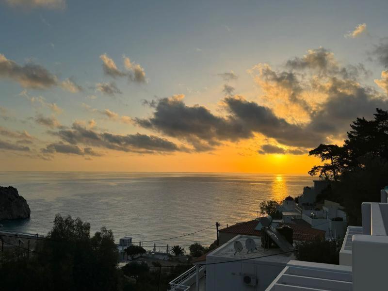 Enilion Luxury Suites Kyra Panagia Exterior foto