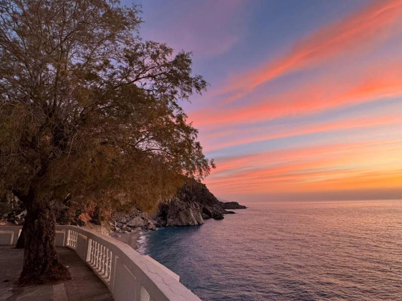Enilion Luxury Suites Kyra Panagia Exterior foto