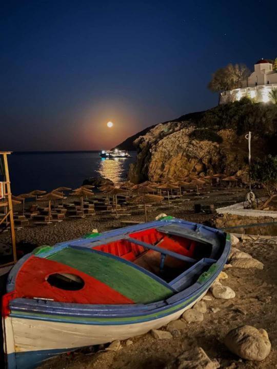 Enilion Luxury Suites Kyra Panagia Exterior foto